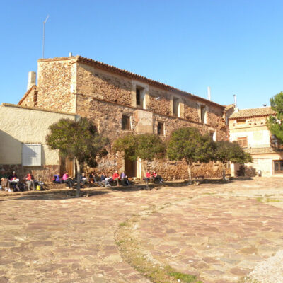 Comiendo en el Santuario de Rodanas